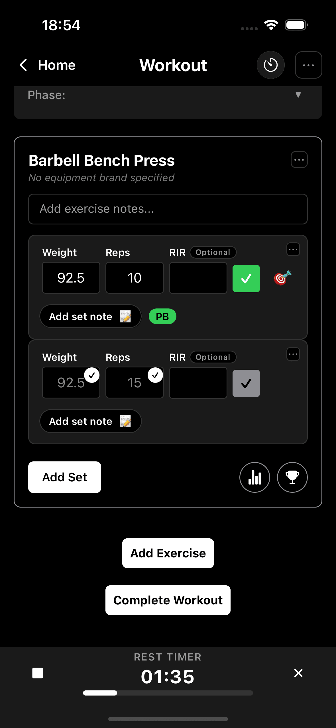 GainsLog workout screen showing exercise tracking